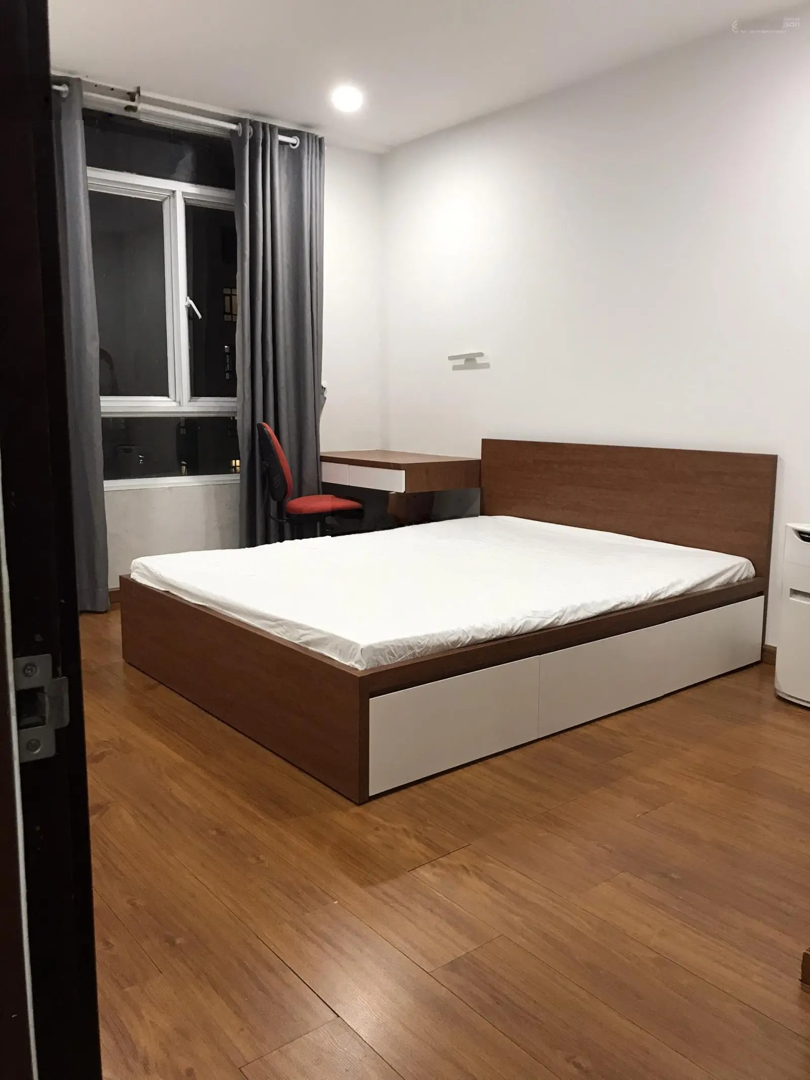 Cần bán căn hộ Giai Việt Tạ Quang Bửu, P5, Q8. DT 82m2, 2PN, 2WC sổ hồng giá 3.7 tỷ. LH 0866 688 ***