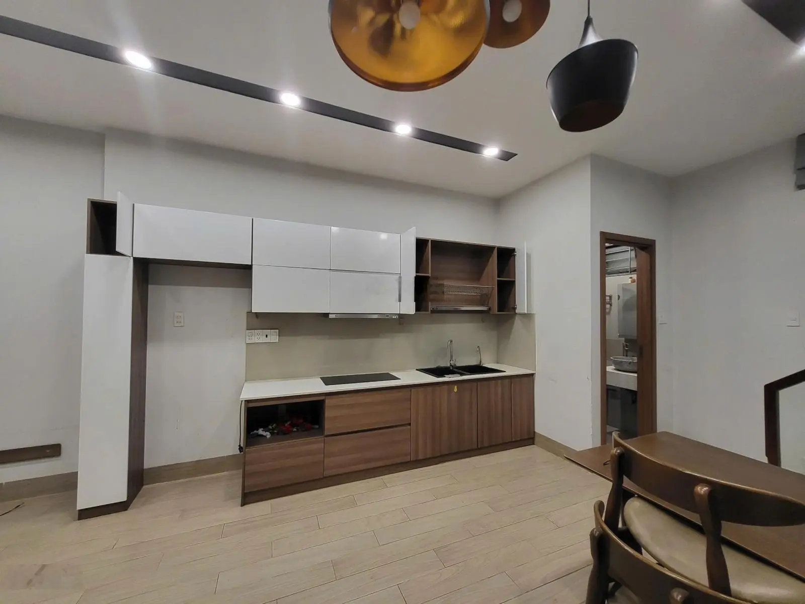 Bán gấp nhà Linh Đông siêu đẹp nội thất đày đủ sát Vành Đai 2. LH 0933352944