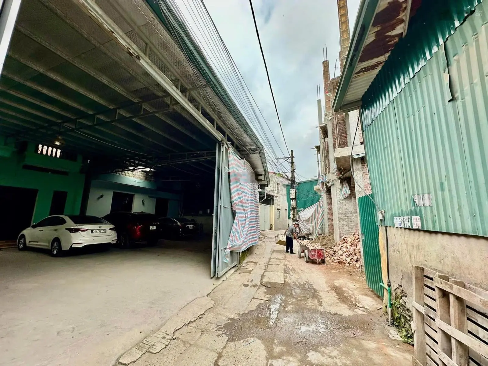 Chính chủ bán lô nhà 5 căn - ô tô tránh - thang máy - lô góc - nhà mới đẹp
