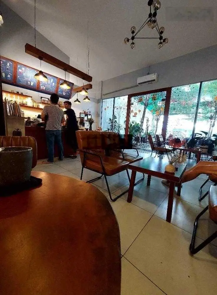 Mặt tiền Nguyên Hồng, ngang 7m, diện tích 145m2, đang cho thuê mặt bằng 30tr/tháng