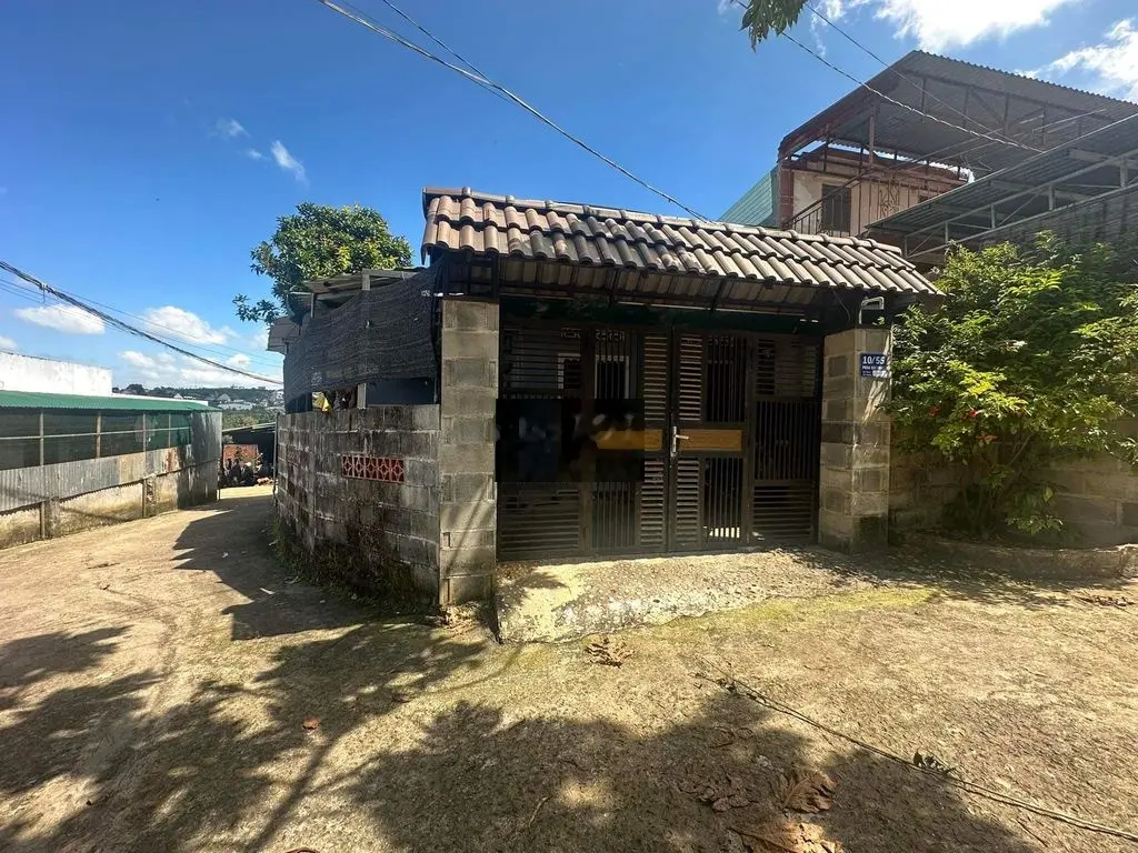 Cần bán nhà + đất 2 mặt tiền view đồi ruộng.