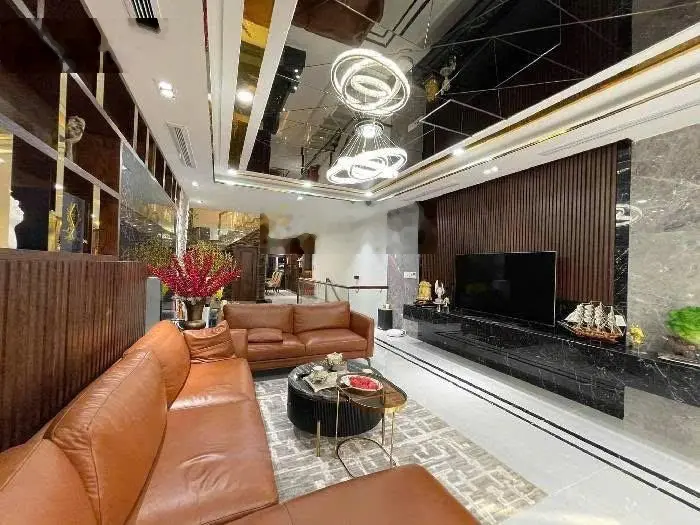 Chỉ 15 tỷ bán nhà 5 tầng 110m2 ngang 5m mặt tiền kinh doanh đường man thiện quận 9