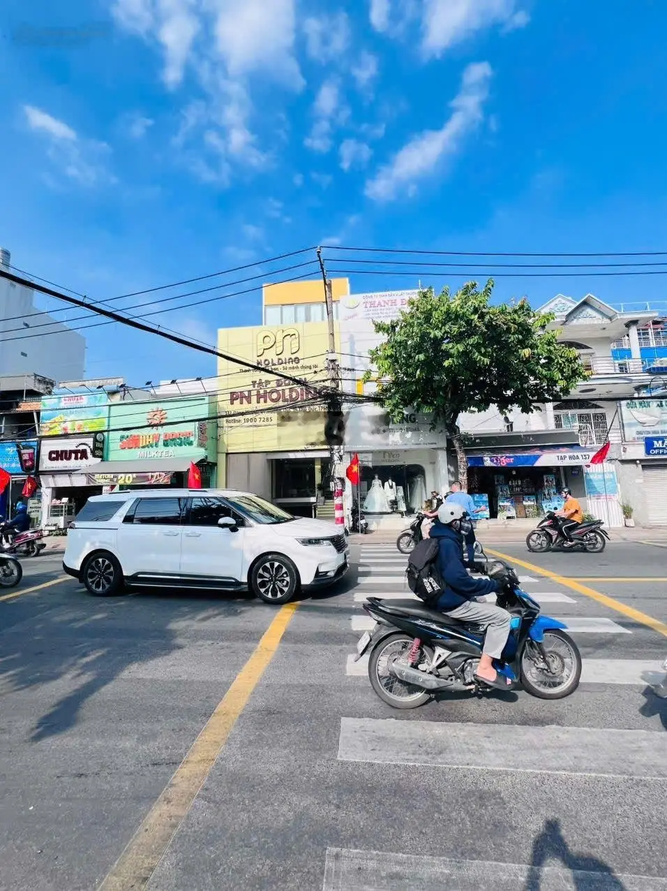 Bán nhà mặt tiền Đặng Văn Bi. Nhà 1 hầm 5 tầng lầu.