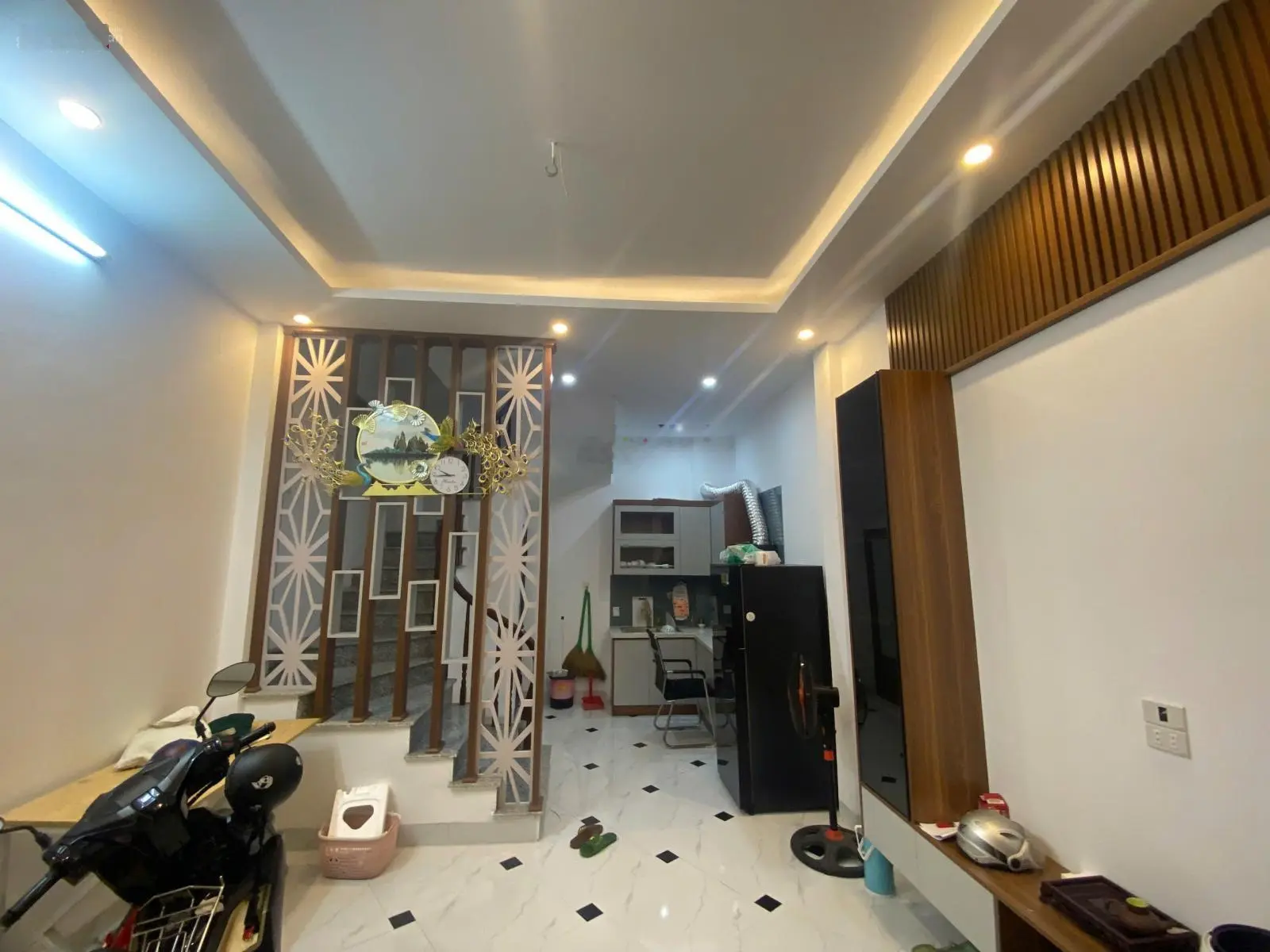 Bán Nhà Gần Bến Xe Yên Nghĩa Ô Tô Tới Cửa Vị Trí Đẹp Có Chỗ Để Ô Tô Ngày Đêm Cách 30m