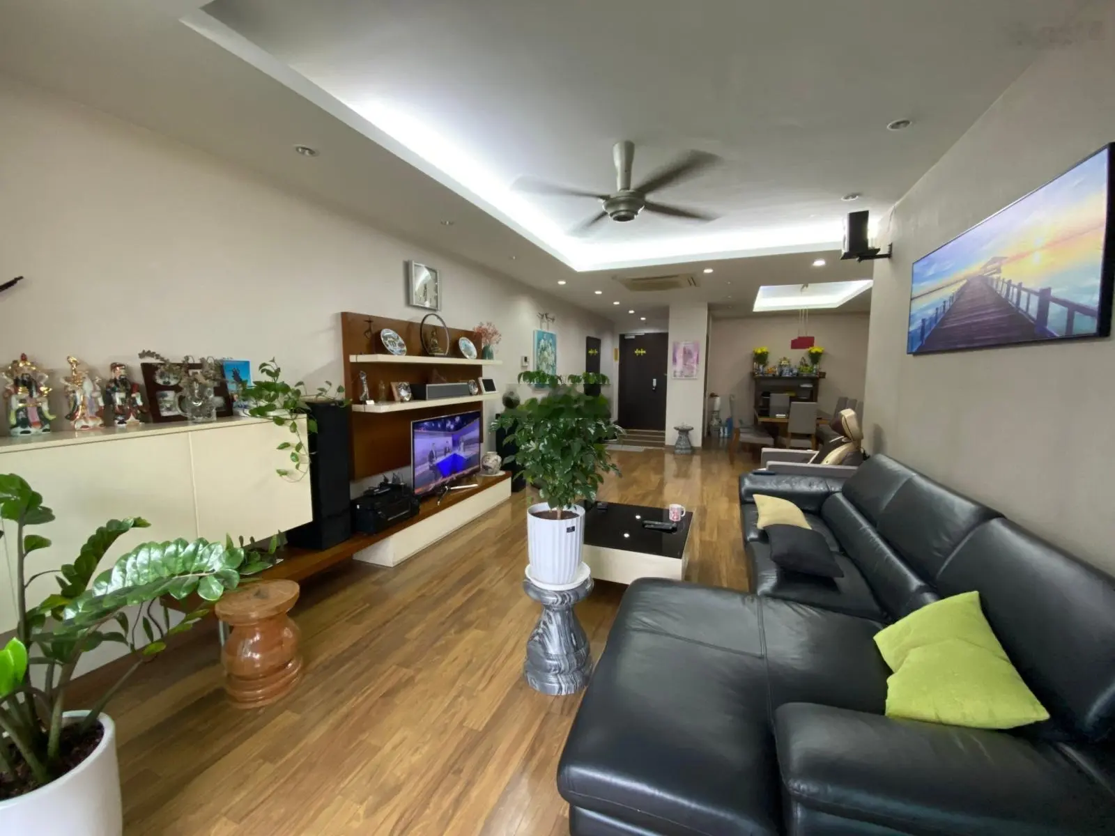 Chính chủ cần bán gấp căn 3 ngủ 168m2 tầng trung view trường Amsterdam. Giá cực tốt 100 triệu/m2