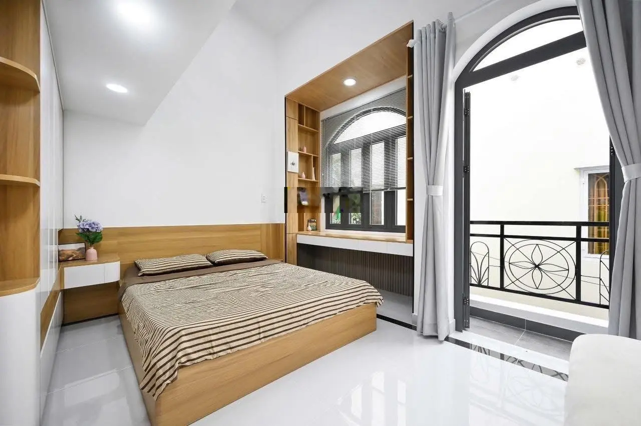 Chính chủ bán gấp nhà 2 lầu Đường số 8, phường 11, Gò Vấp, giá 3 tỷ 7, sổ hồng riêng, tặng nội thất
