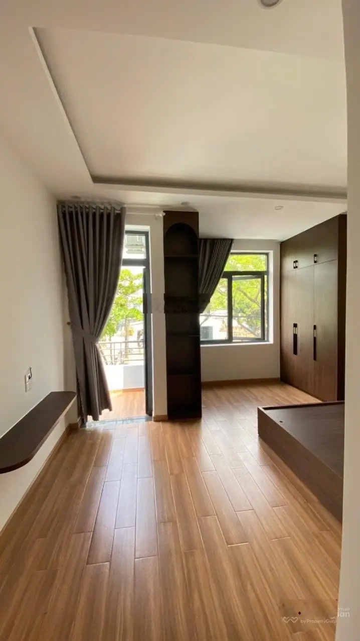 Bán căn biệt thự MT phố Hồ Nghinh nhà 3 tầng 5PN - DT 121m2 ngang 5m cho tây thuê 30tr/th - 17,x tỷ