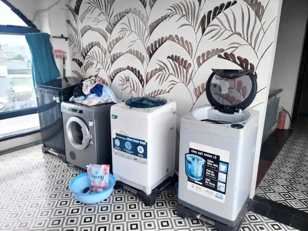 Bán toà căn hộ 5 tầng đường Lê Văn Tâm, gồm 15 phòng, dòng tiền 50tr/th, DT đất 90m2 - giá 8 tỷ8 TL