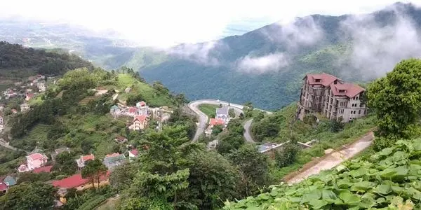 Tôi bán tổ hợp BT & cắm trại Săn Mây siêu đẹp thị trấn Tam Đảo 2 mặt đường, sổ đỏ 7200m2 MT 150m