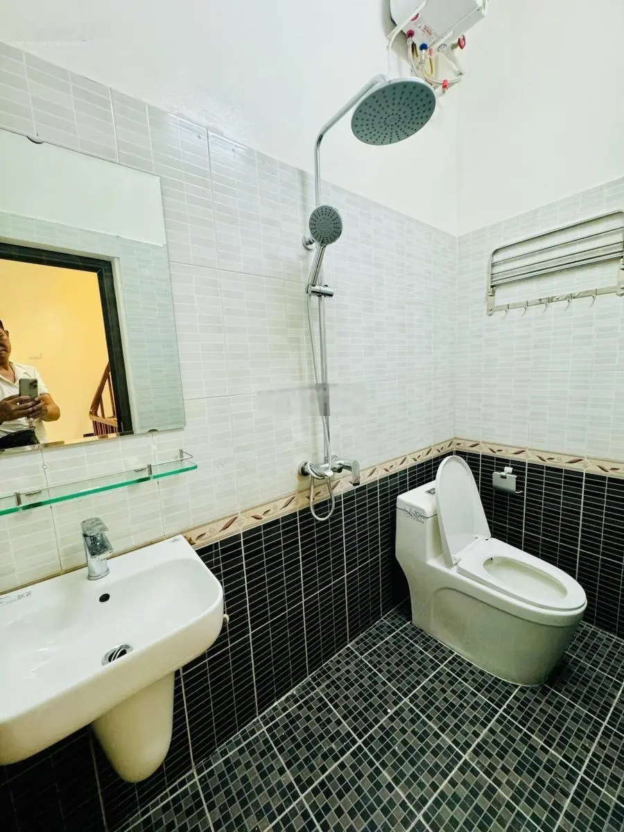 Bán nhà ngõ thổ quan đống đa 27m2 nhà mới chỉ việc đến ở 5.2tỷ Lh e thịnh 0348 176 ***