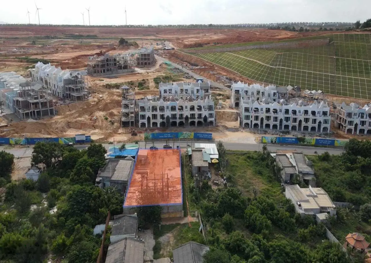 Chính chủ bán lô góc 2 mặt tiền đối diện shophouse NovaWolrd Tiến Thành Phan Thiết - giá đầu tư