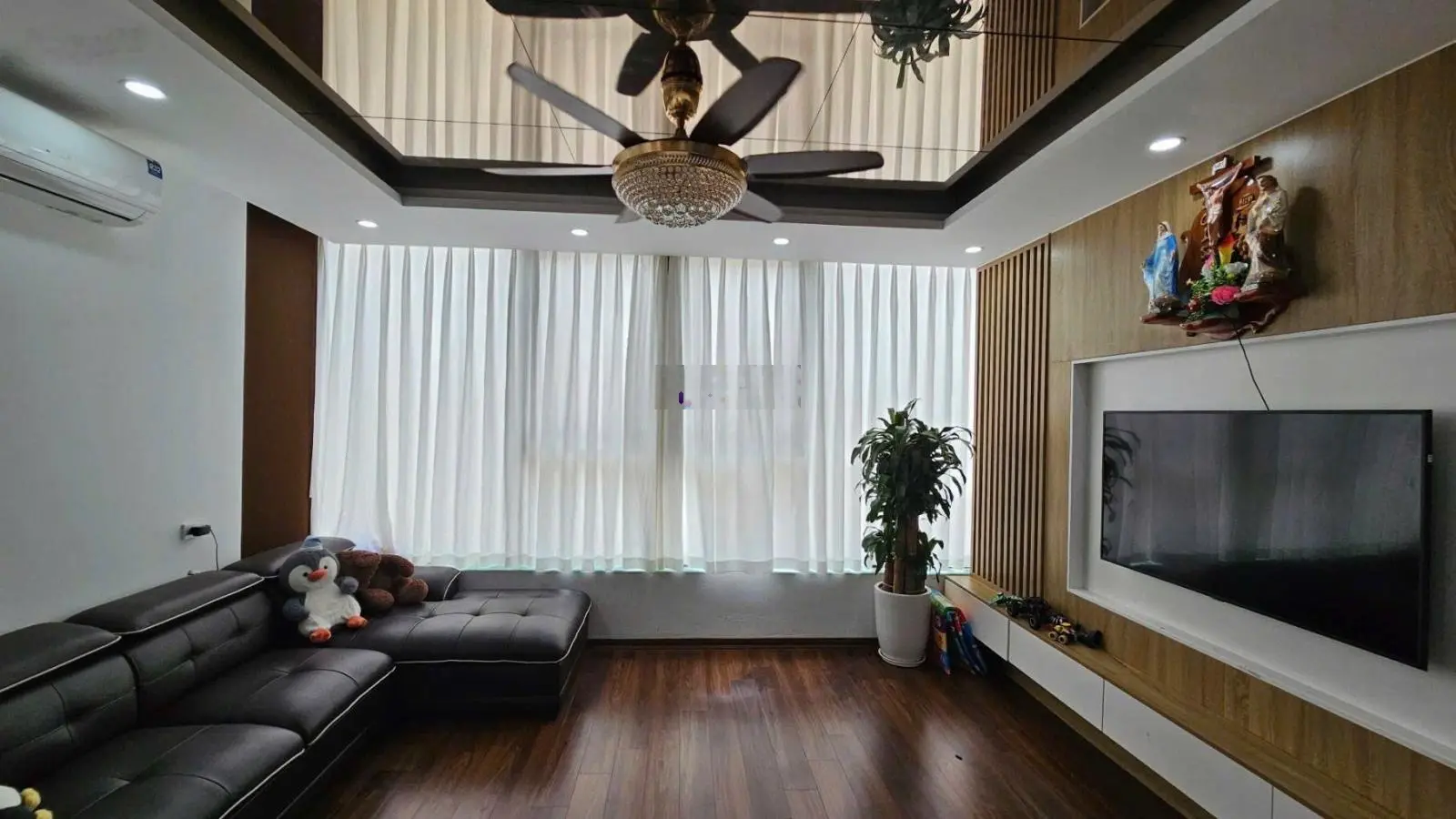 Nhà mới 5 tầng dân xây, 32m, đường trước nhà 12m, thang máy, kđt văn phú, hà đông