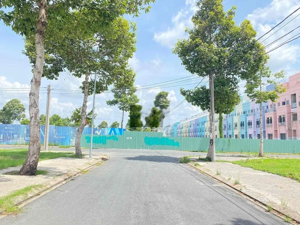 Nền ngợp 4,5x22 gần hồ ánh sáng kdc ngân thuận stella mega city