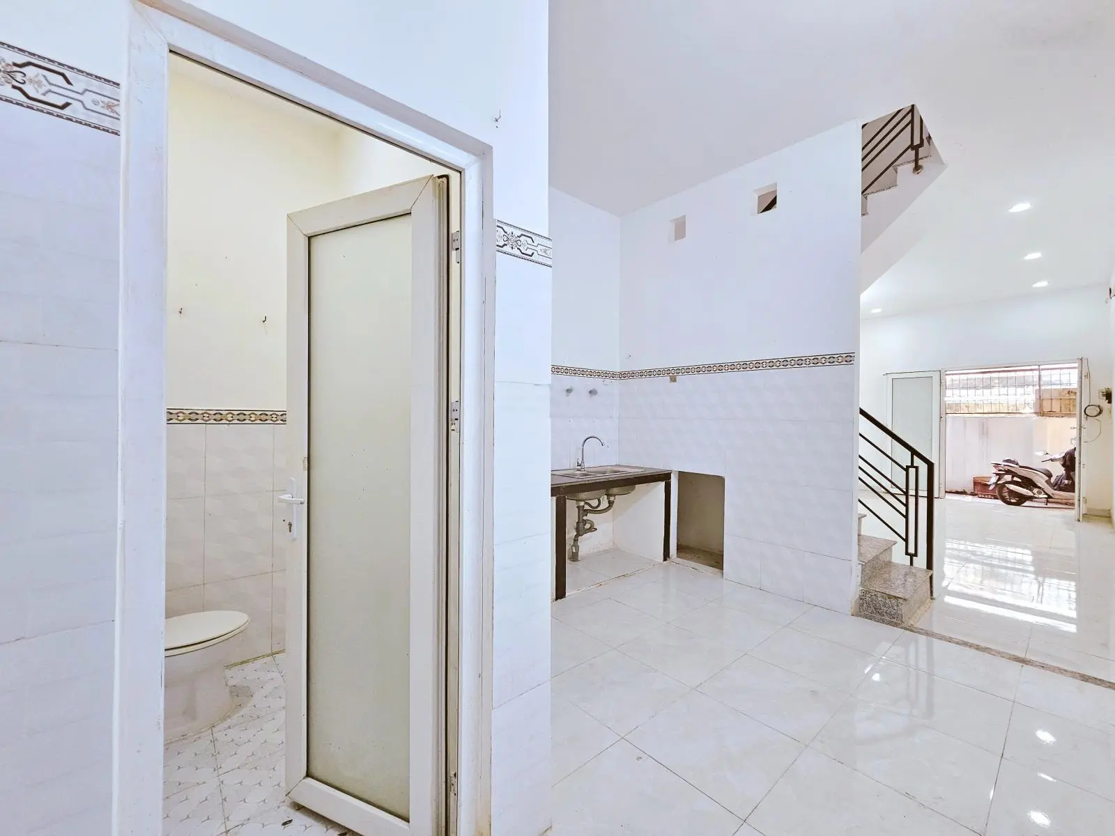 Nhà 7.5x15m 107m2 ngay chợ Hiệp Bình Phước, 1 trệt 1 lầu giá 5.1 tỷ