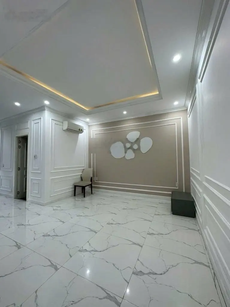 Siêu phẩm nhà đẹp mặt tiền đống đa-vuông vức- giá đầu tư