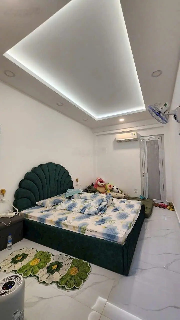 Nhà 3 tầng + sân thượng, mặt tiền đường Số 21, Tân Phong Quận 7, giá chỉ 13 tỷ