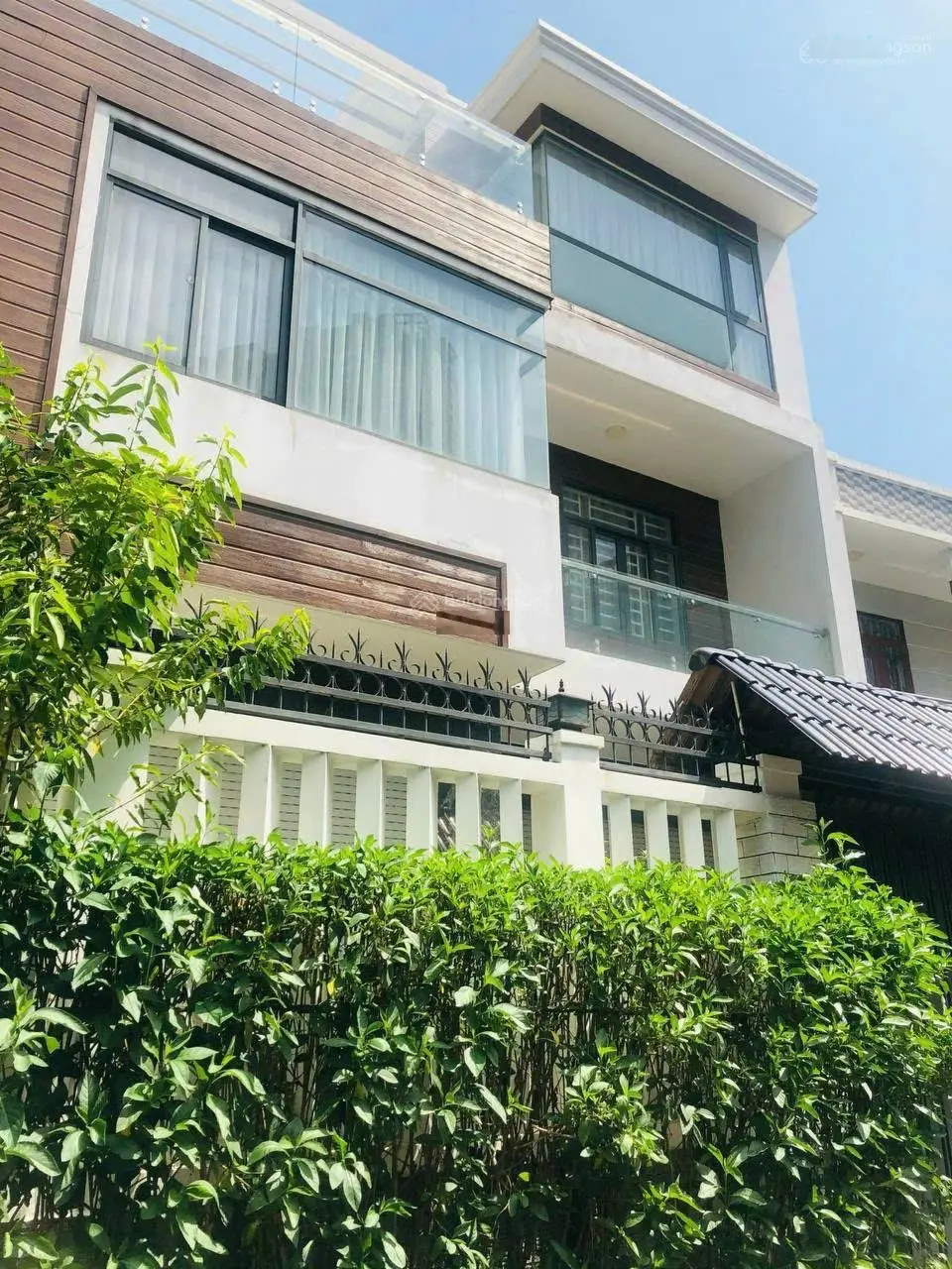 Giảm 5 tỷ bán nhanh biệt thự Thảo Điền 150m2 (10x15) hướng ĐN chỉ 27.5 tỷ TL mạnh chốt trong tháng