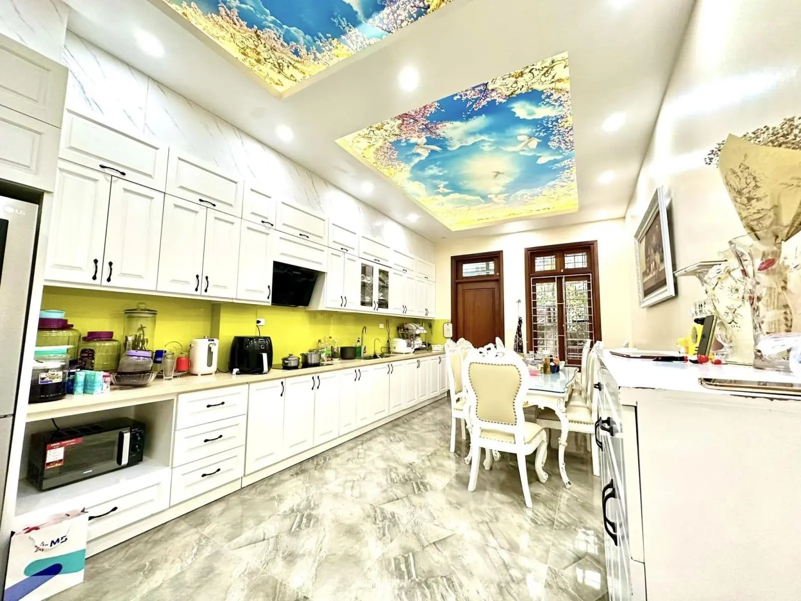 Chính chủ bán nhà phố Đội Nhân, 6 tầng thang máy, ô tô 7 chỗ trong nhà. Tặng nội thất chỉ 21 tỷ