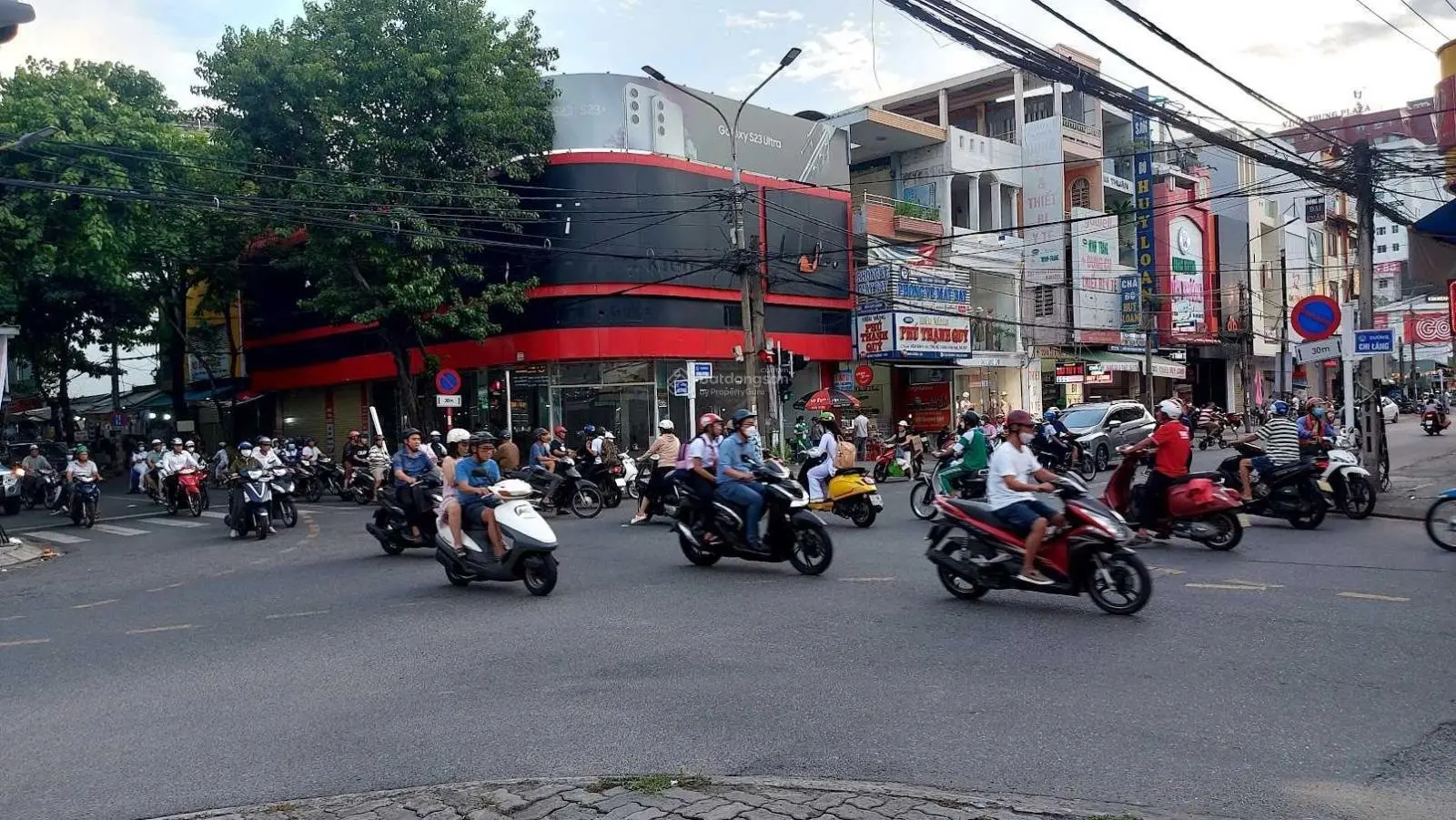 Bán góc 2 mặt tiền ngã tư Đường Hùng Vương trung tâm - Hải Châu - Đà Nẵng