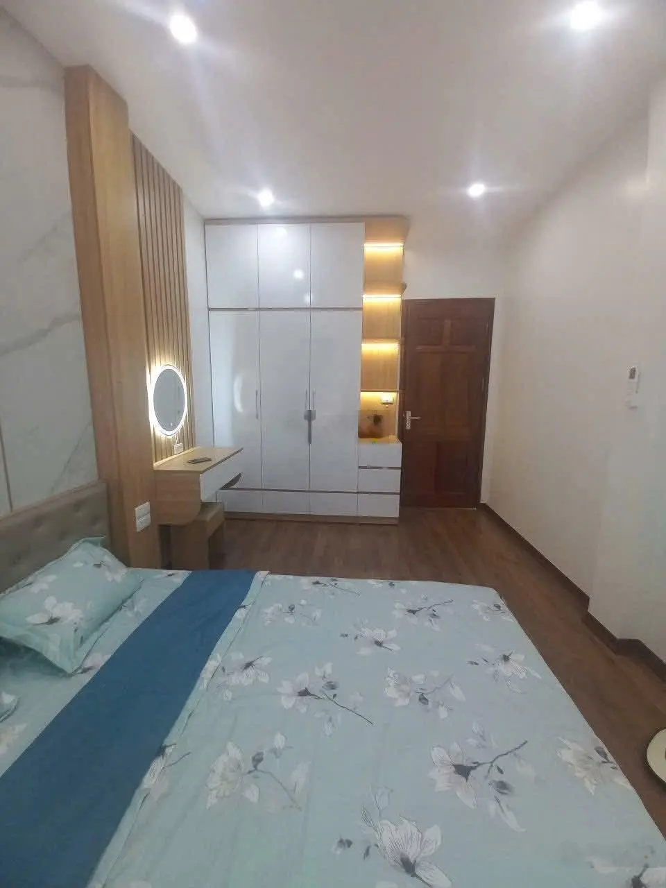 Trường Chinh, Đống Đa. DT 38m² x 4 tầng, MT 3,1m, giá 12,5 tỷ. Ngõ thông, ô tô đỗ cửa.