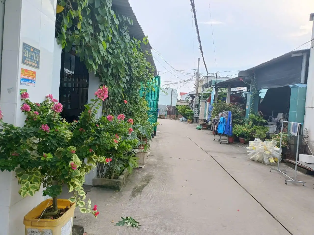 Chủ gửi bán căn nhà cấp 4, có 2 PN , 1 WC, khu phố 1 thị trấn Đức Hoà, ngay chợ huyện Đức Hoà