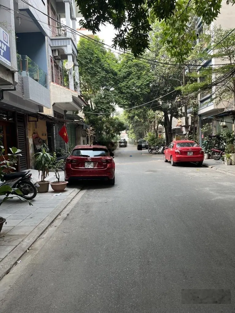 Bán này 3 tầng Khu 918,Gần sân Golf Long Biên.Dt:89m2,mt:5m.Giá:14 tỷ còn TL.Đường Oto tránh-Giá ĐT