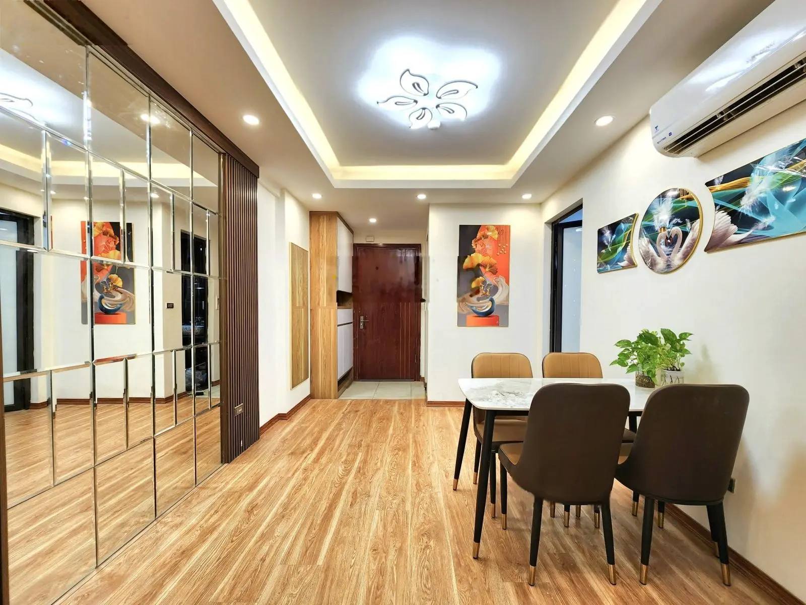 Bán 10 căn chung cư Hoàng Gia đường Hồ Ngọc Lân Kinh Bắc - TP Bắc Ninh giá chỉ hơn 1 tỷ