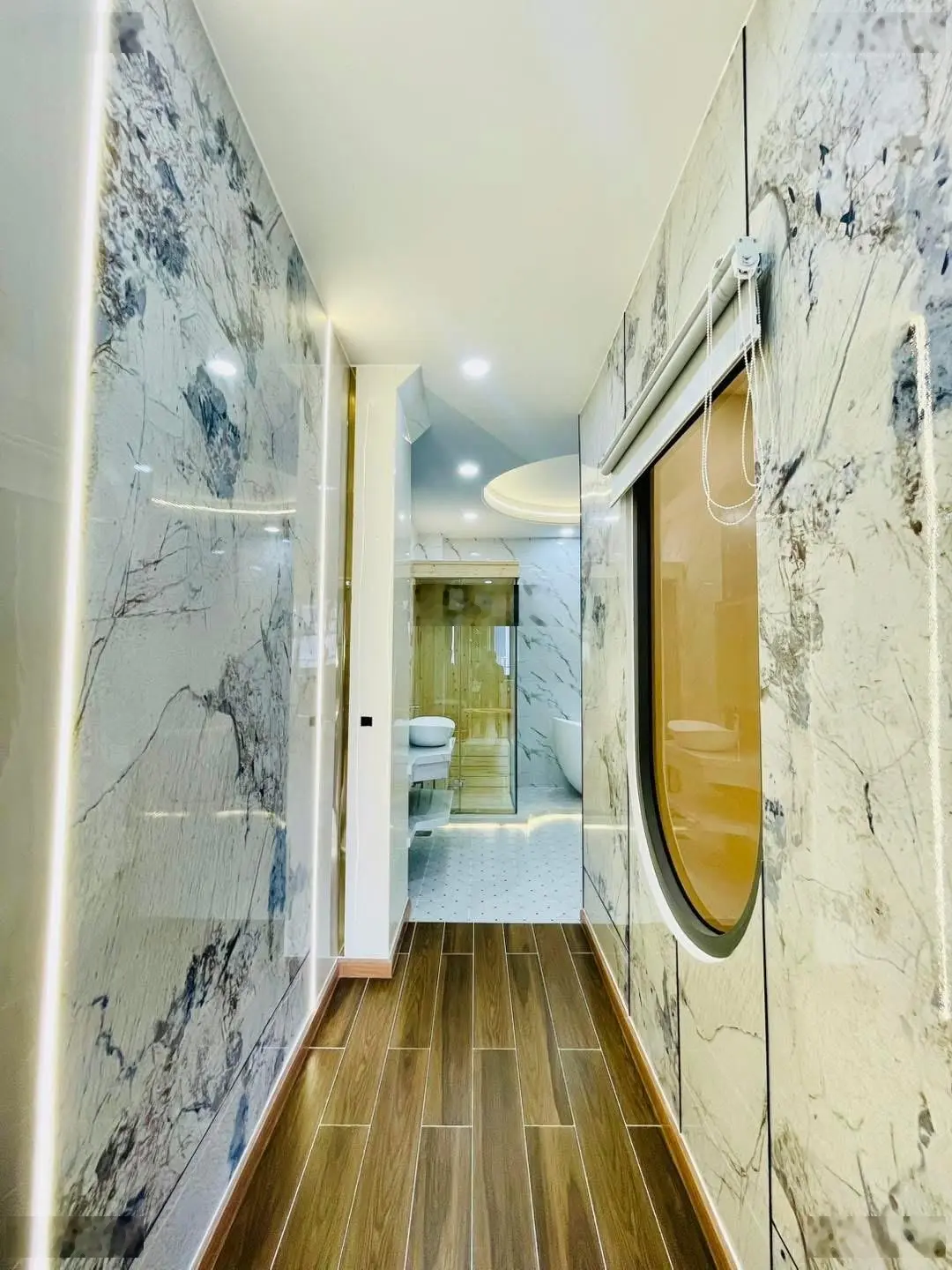 Sổ hồng trao tay, có ngay nhà đẹp - Đ. Hoàng Diệu, Quận 4. Giá: 2 Tỷ 620 / 55.2m2. Hẻm ô tô 4m
