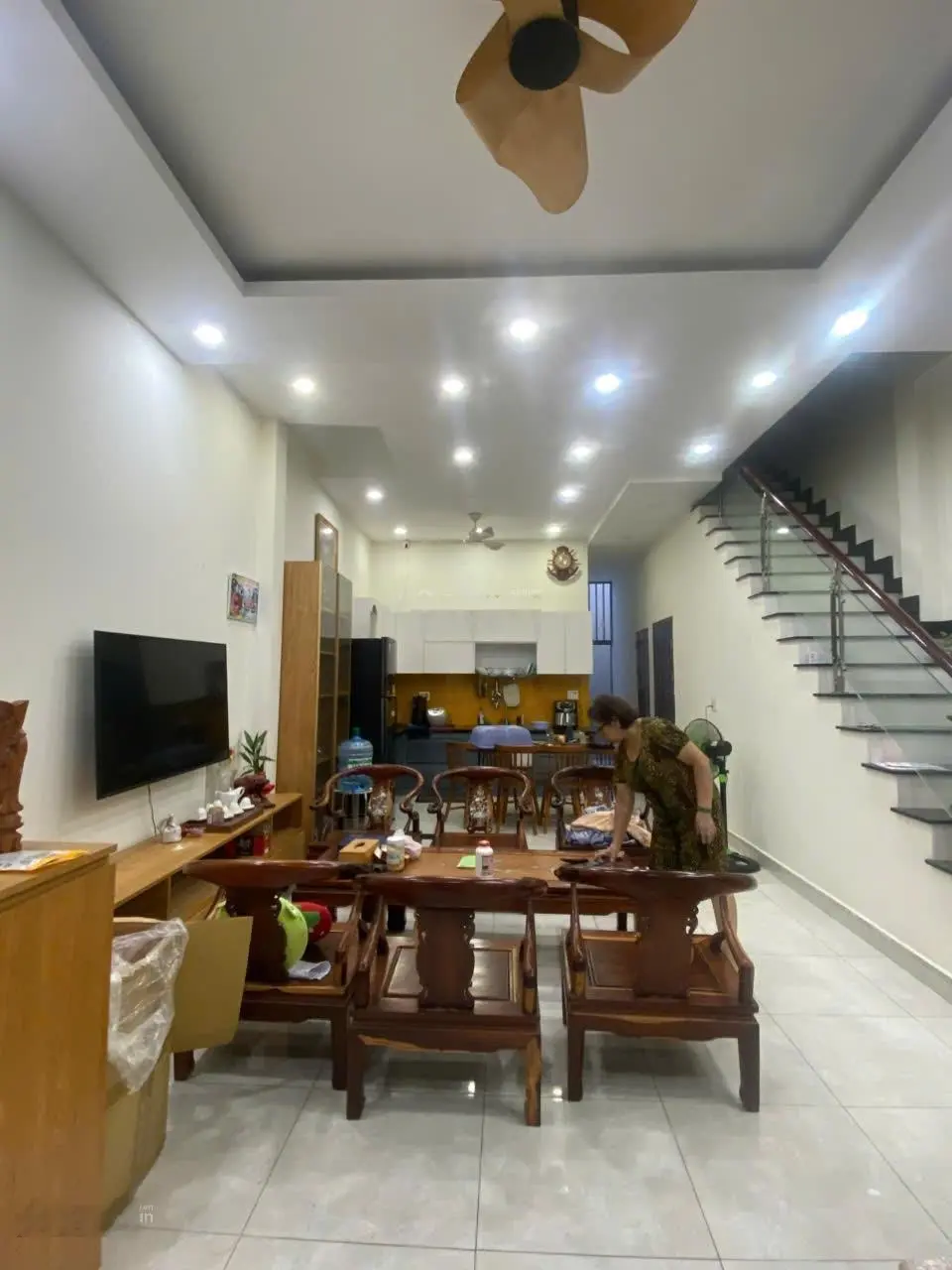 Bán nhà đẹp 4pn 4wc (5,10x20m) - Sân đậu ô tô - gần Gò Dưa - Tặng nội thất cao cấp