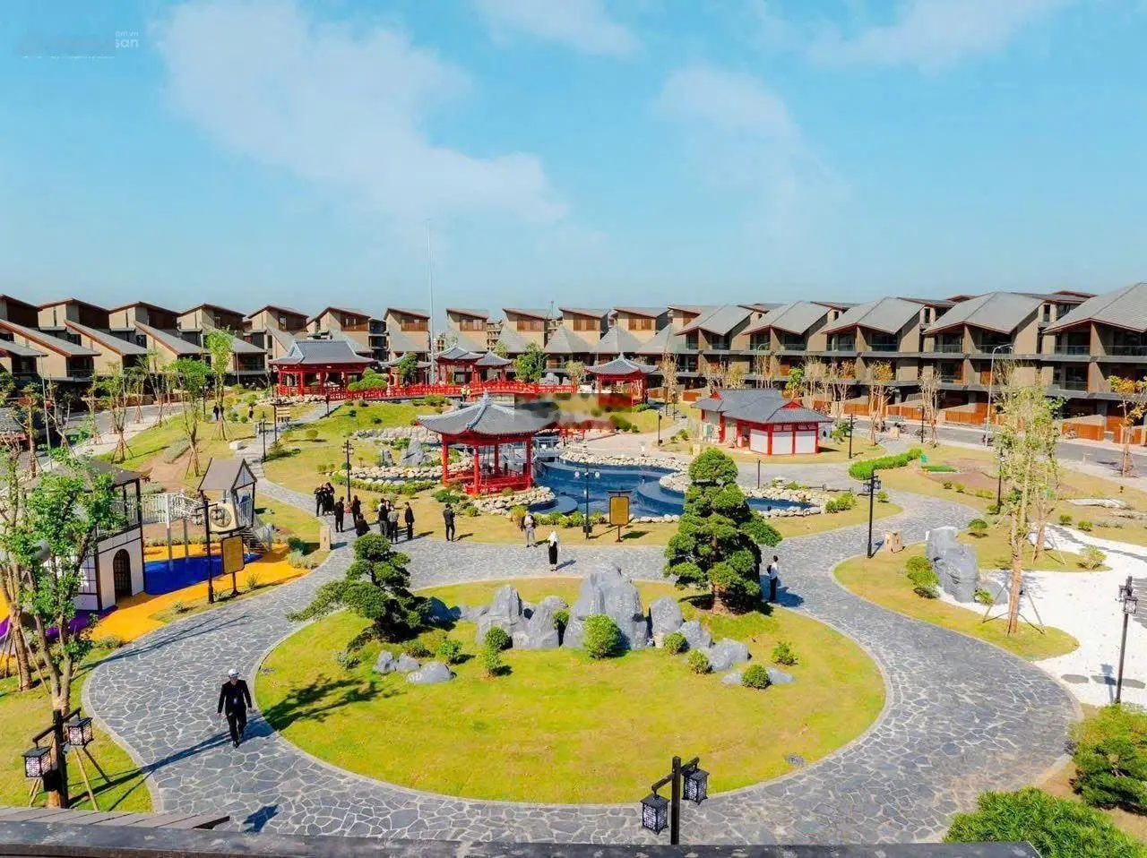 Bán nhà mặt phố tại Vinhomes Royal Island, 16,256 tỷ, 189 m2, chính chủ hàng hiếm