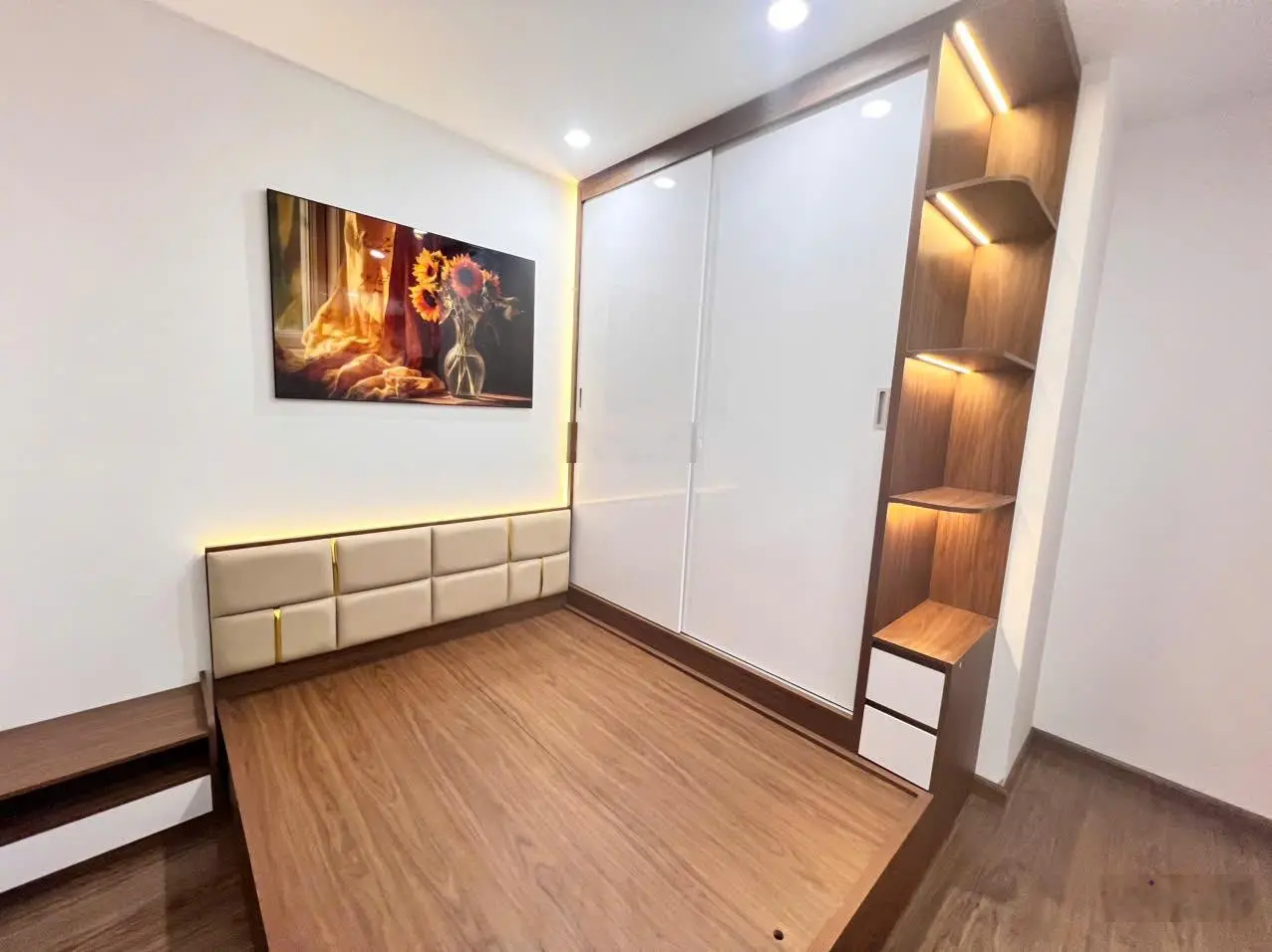 Chính chủ cần bán căn hộ 95m - 3PN - 2WC-Full NT (như hình) Eco LAke View 32 Đại Từ 0989 996 ***