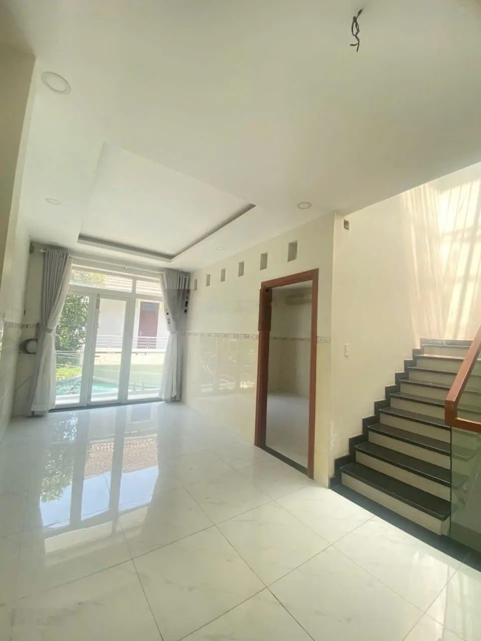 Bán nhà 4 tầng ngay võ văn ngân, linh chiểu. sau lưng kho bạc thủ đức.