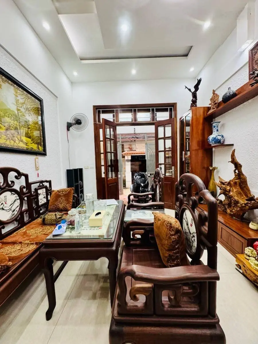 Bán nhà trần cung. 55 m2, 4 tầng dân xây. ngõ nông, thông, 2 thoáng trước sau. giá 10.5 tỷ