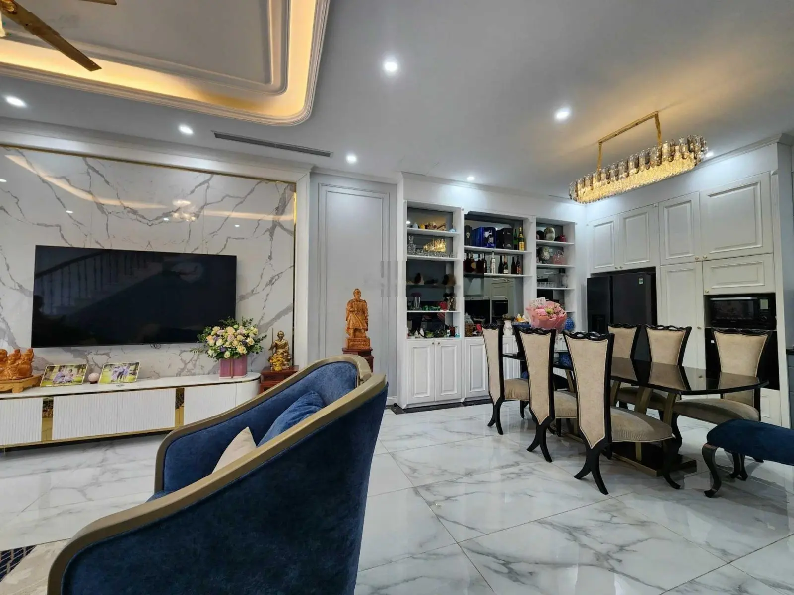 Bán căn liền kề Ngọc Trai view công viên hoàn thiện có thang máy sẵn sổ LH 0934 663 ***