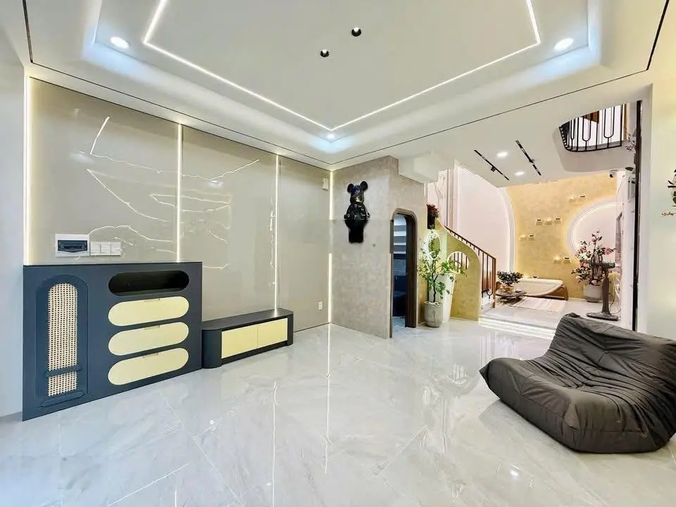 Nhà khu Vip đường Lê Thị Hồng | DT: 40m2 | đường vào nhà 5m, cạnh trường mầm non Anh Đào