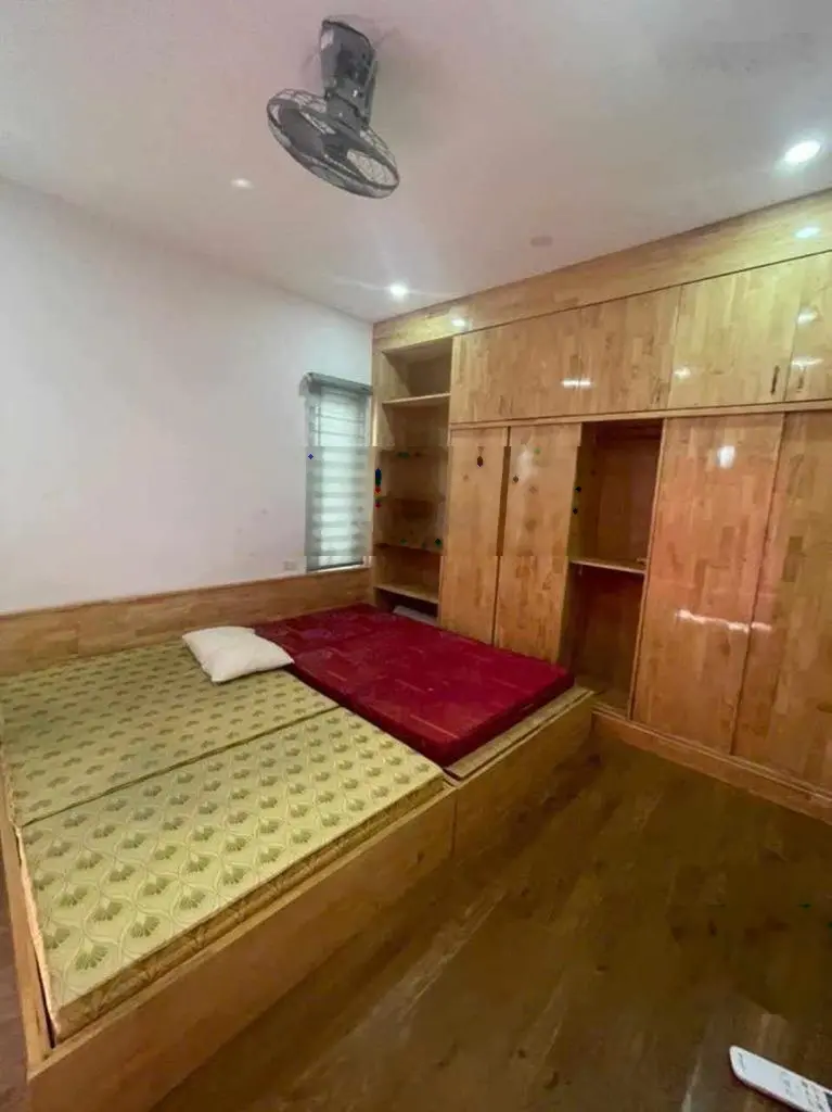 Bán nhà đẹp phố việt hưng.long biên.gần vinhome.công viên.bệnh viện đa khoa đức giang.giá 5,2 tỷ