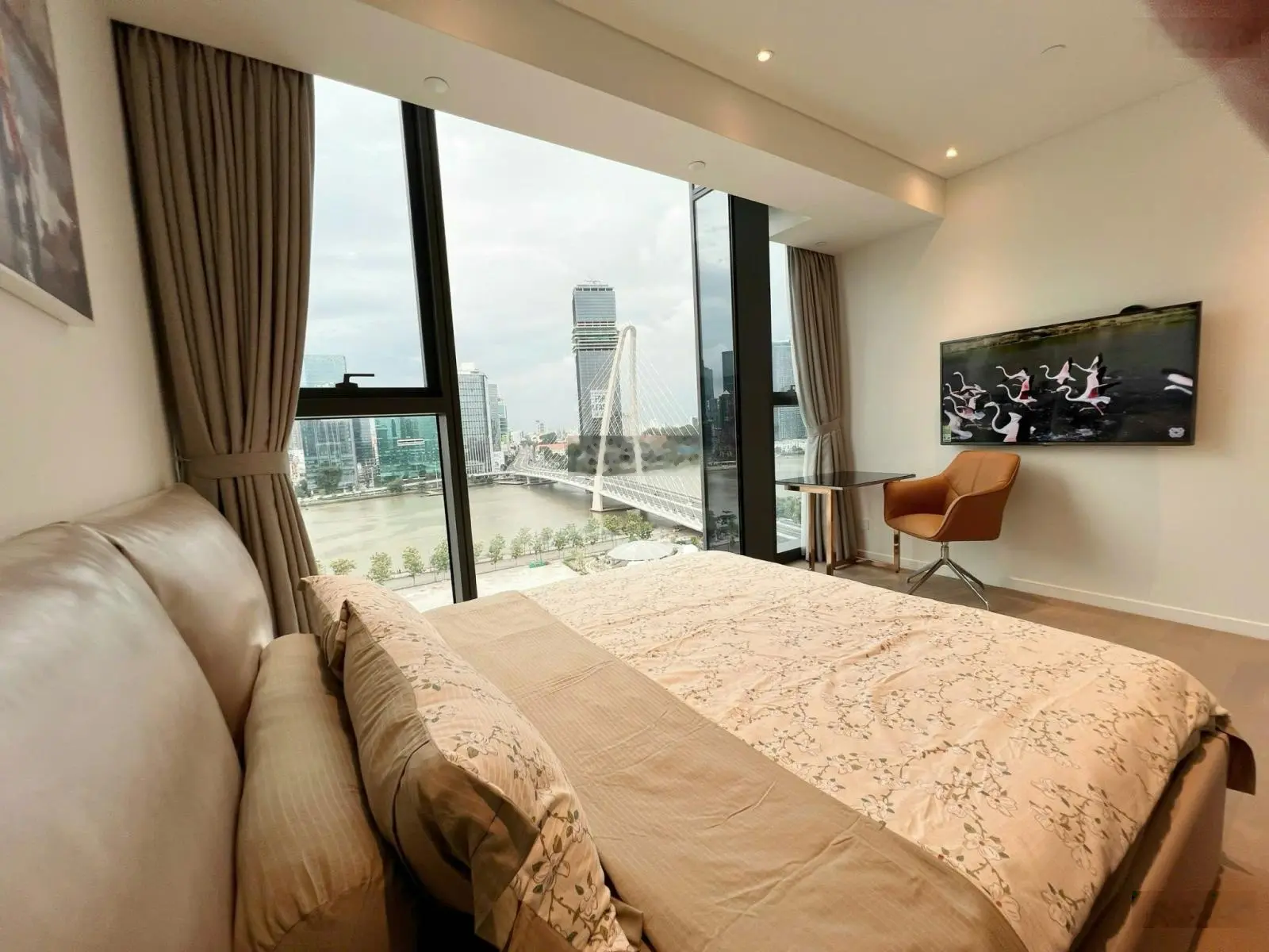 Cần bán CHCC Horizon, Q1, 105m2, 2PN 2WC giá 6.7 tỉ view sông sổ hồng có xuất oto. LH: 0902 369 ***