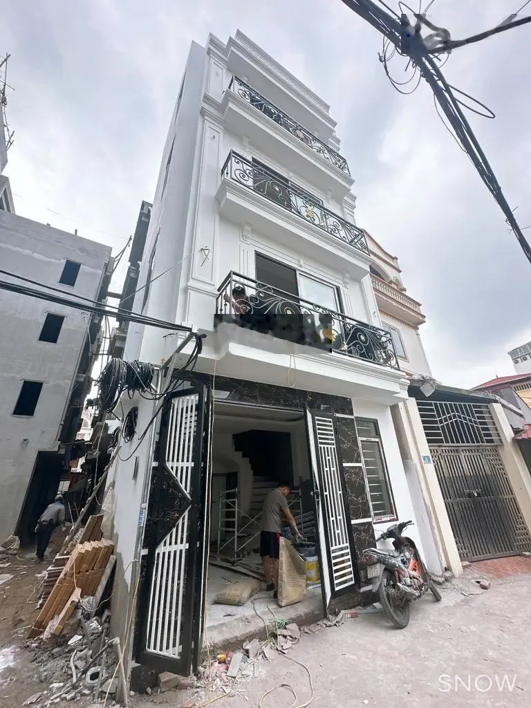 Nhà Thanh Am mới 5 tầng lô góc, ô tô vào tận cửa, ngõ riêng biệt giá tốt