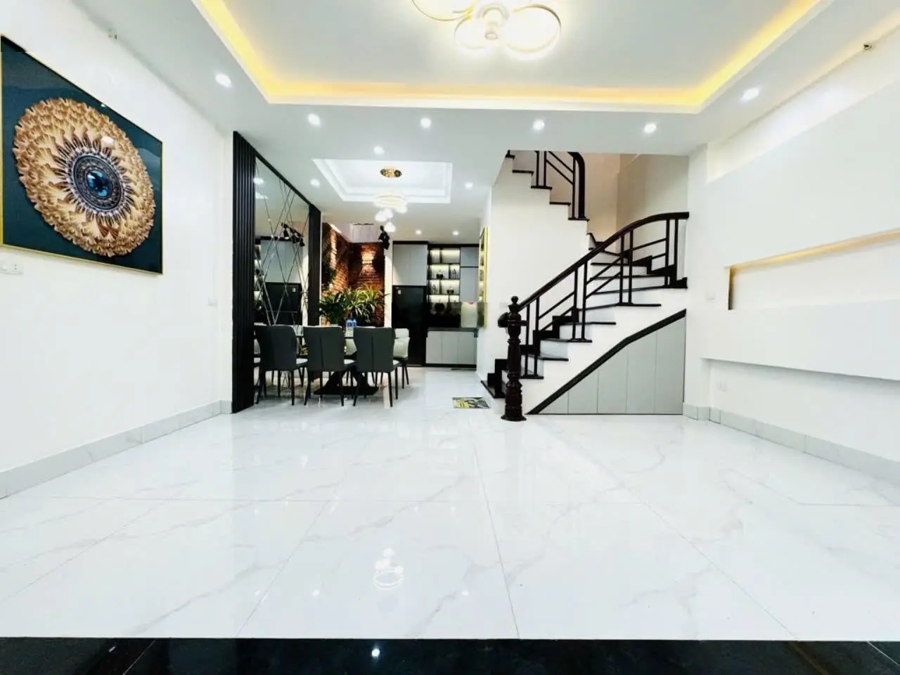 Bán nhà Gốc Đề Mình DT 50m2 * 5tầng MT 5,5m giá 7,680 tỷ