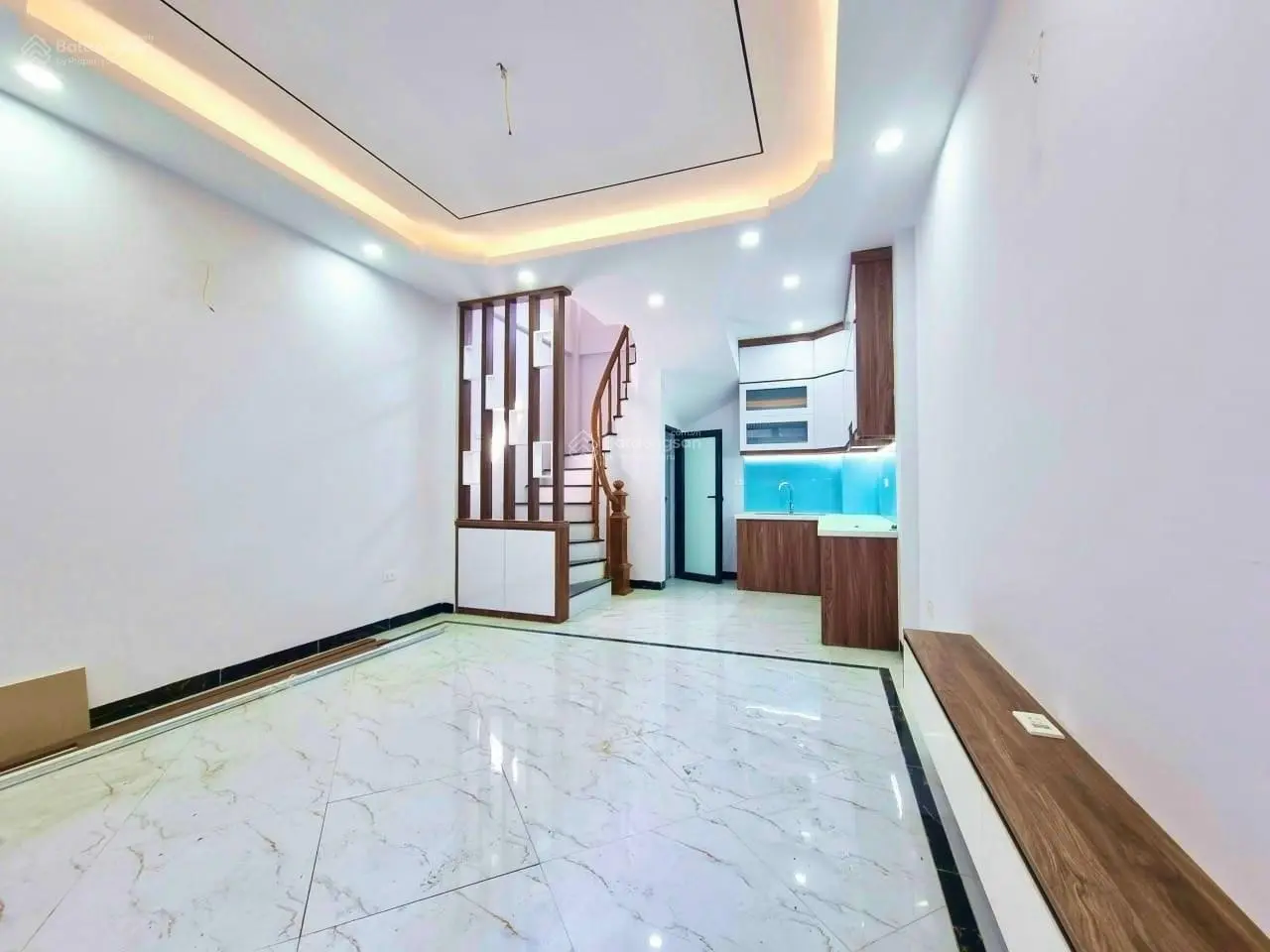 Bán nhà 381 Thụy Phương 35m2 5 tầng ô tô đỗ cổng - 4.35 tỷ