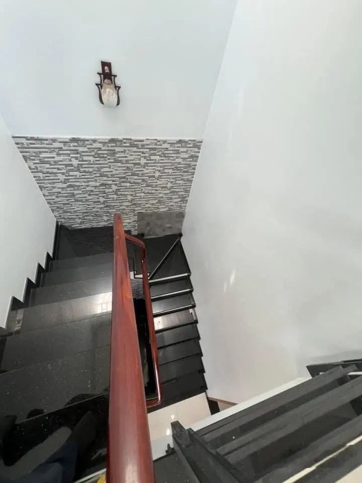 Bán nhà 5.9x16m, 4 tầng, đường 6m Trần Thái Tông, hẻm 42 đẹp xe tải tránh nhau, sổ hồng; 9.6 tỷ TL