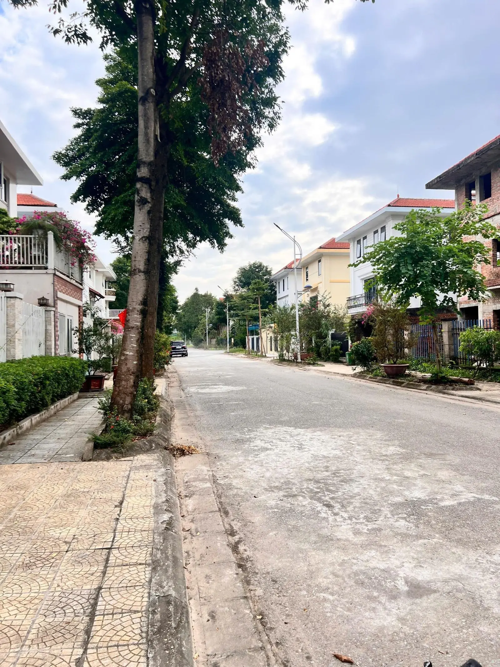 Bán biệt thự KĐT Quang Minh, diện tích 401 m2, giá thỏa thuận