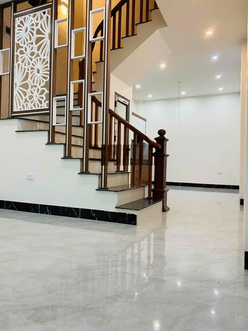 Bán căn 57m2x3T, Mặt oto tránh, gần chợ Đông La, 7 phút Penika Tố Hữu