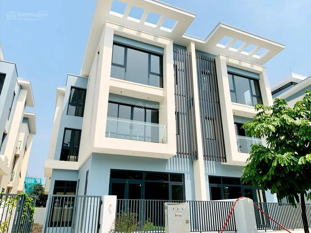 Gia đình cần bán biệt thự An Quý Villa, 39 tỷ VND, 200m2 ngay mặt đường lê Quang Đạo