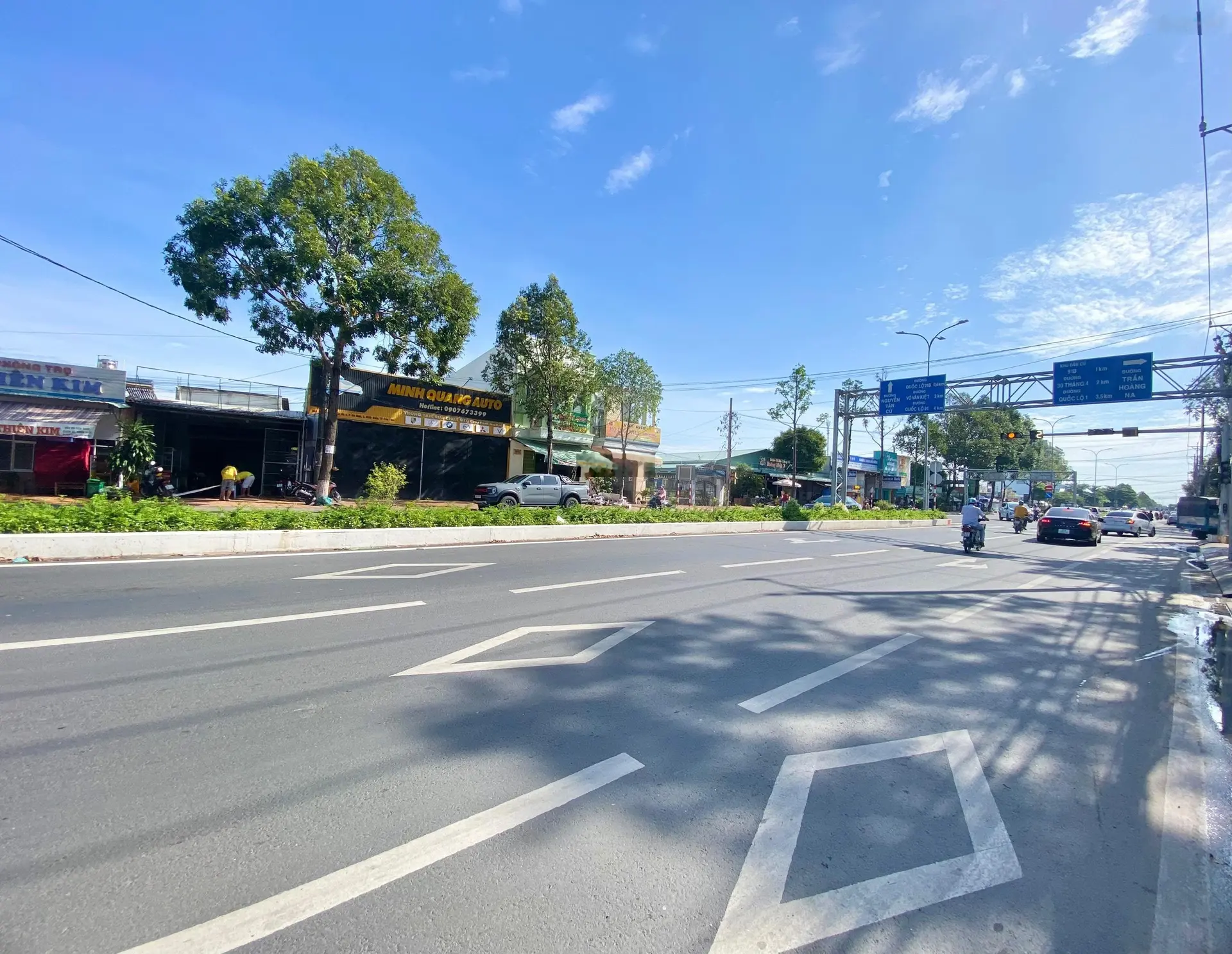 NHÀ MẶT TIỀN NGUYỄN VĂN CỪ - KDC HỒNG PHÁT