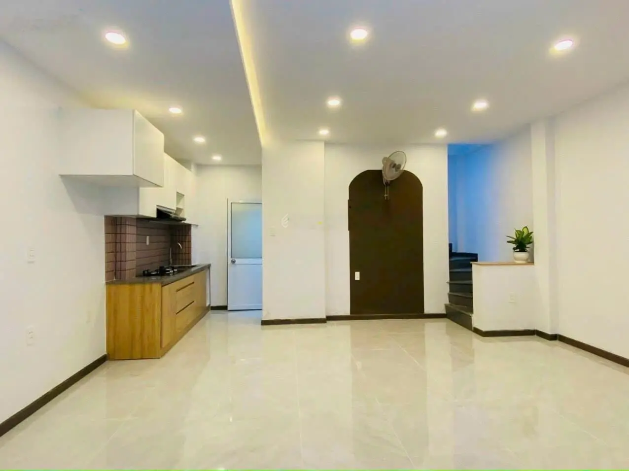 Cô Bé cần ra đi căn nhà cực tâm huyết để định cư nước ngoài nằm ở đường hẻm Rạch Ông Đồ, 70m2, SHR