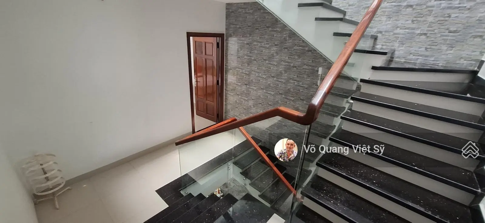 Nhà 3 tầng 1tum - hq2 sth14 , dt. 80m2 , chỉ 7,7 tỷ tặng nội thất gỗ cao cấp