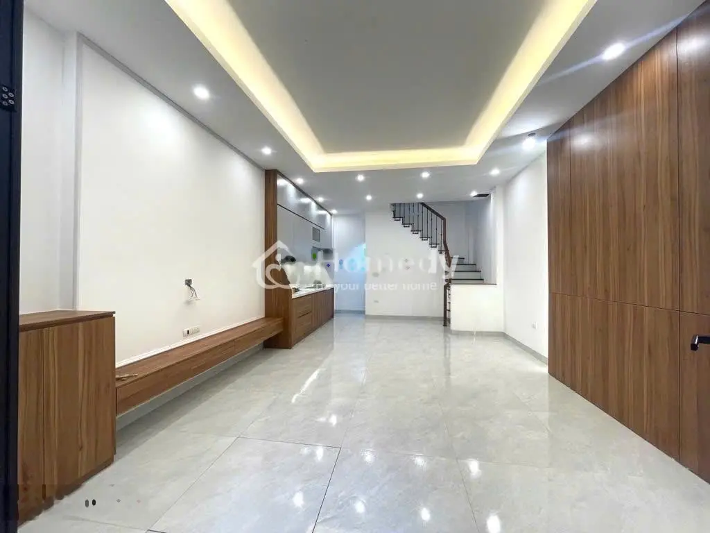 Bán nhà Nam Từ Liêm, 42m2, 5 tầng mới full xịn sò, giá tốt hơn 6 tỷ
