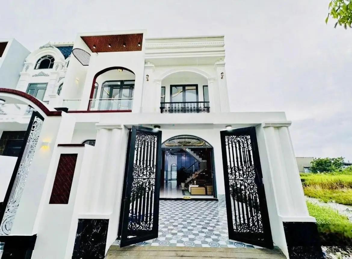 Nhà đẹp 1 lầu ngay sau chợ bình chánh 90m2 giá 1ty420 gần kcn cầu tràm, phù hợp kinh doanh buôn bán