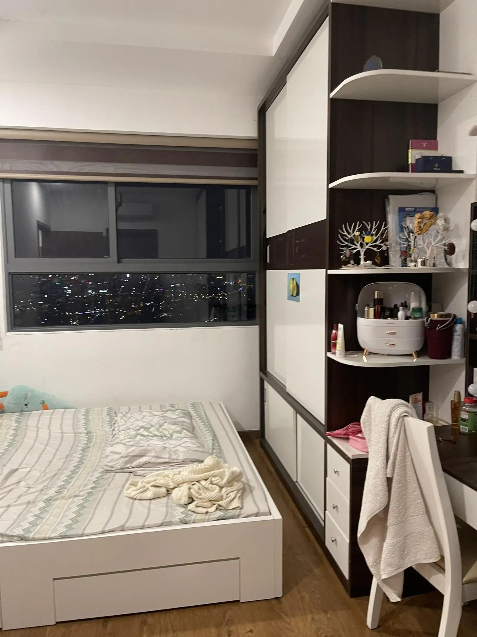 Bán Nhánh Căn 2PN 2WC Rộng 75m2 Nhà Có Sổ Giá 3,85 Tỷ - Nhà Đẹp Full Nội Thất , View Thoáng Mát